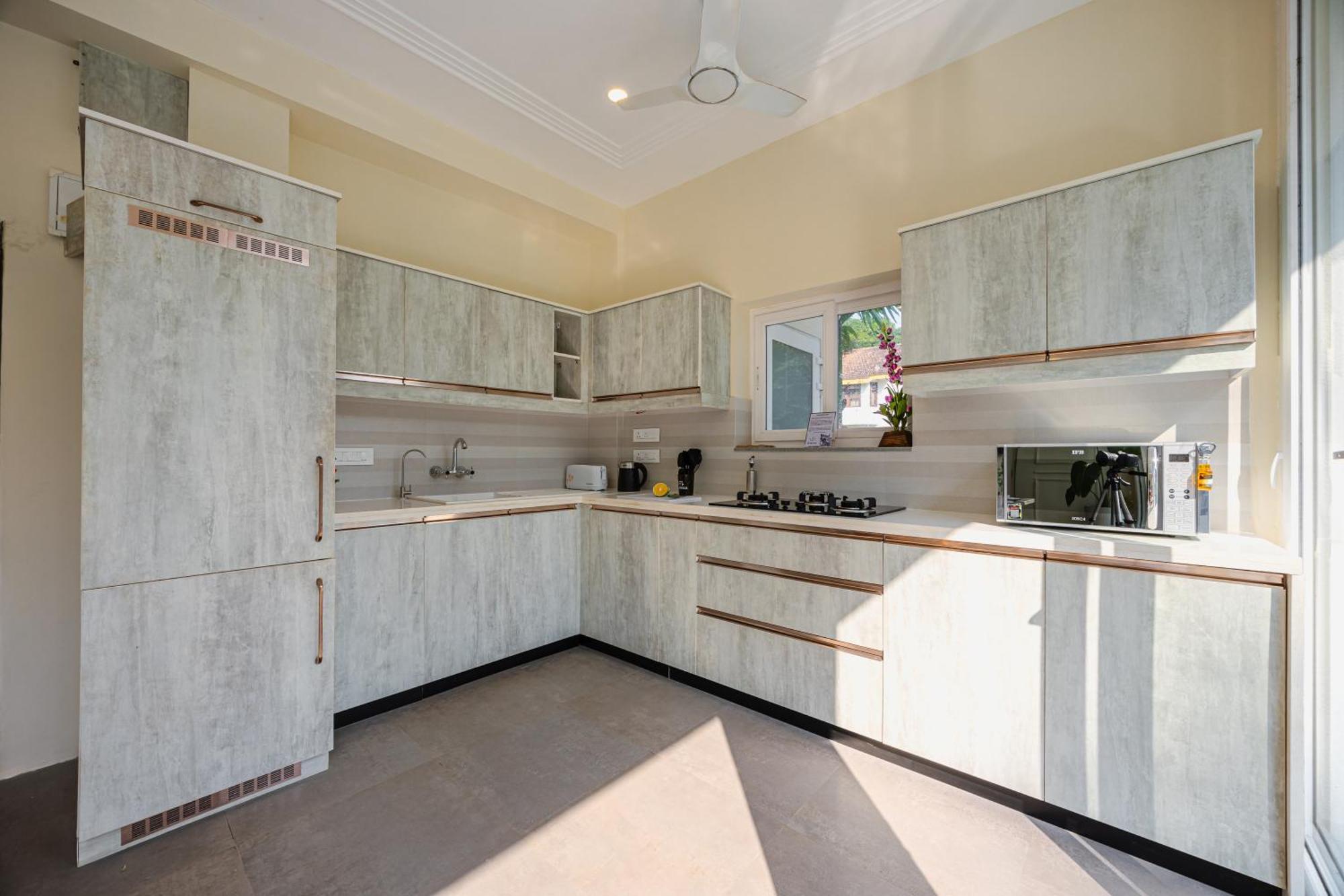 Elivaas 4 Bhk Villa Near Beach With Private Pool & Bar - Casa Boa Vida Candolim Buitenkant foto