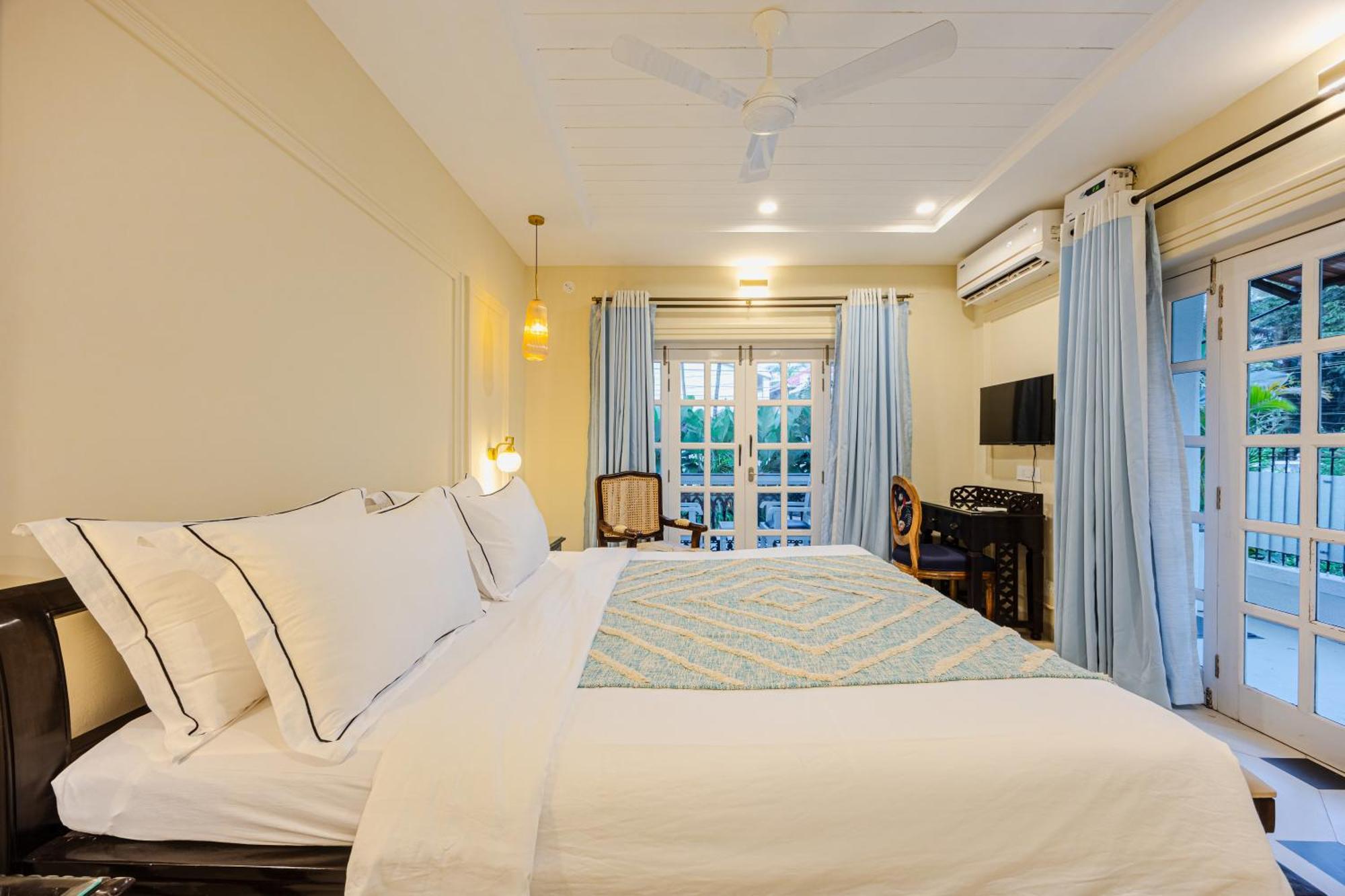 Elivaas 4 Bhk Villa Near Beach With Private Pool & Bar - Casa Boa Vida Candolim Buitenkant foto