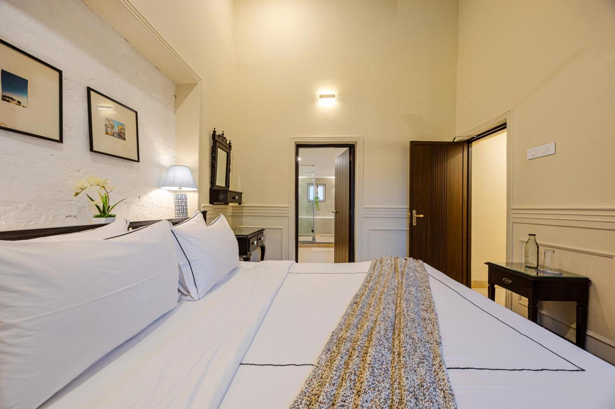Elivaas 4 Bhk Villa Near Beach With Private Pool & Bar - Casa Boa Vida Candolim Buitenkant foto