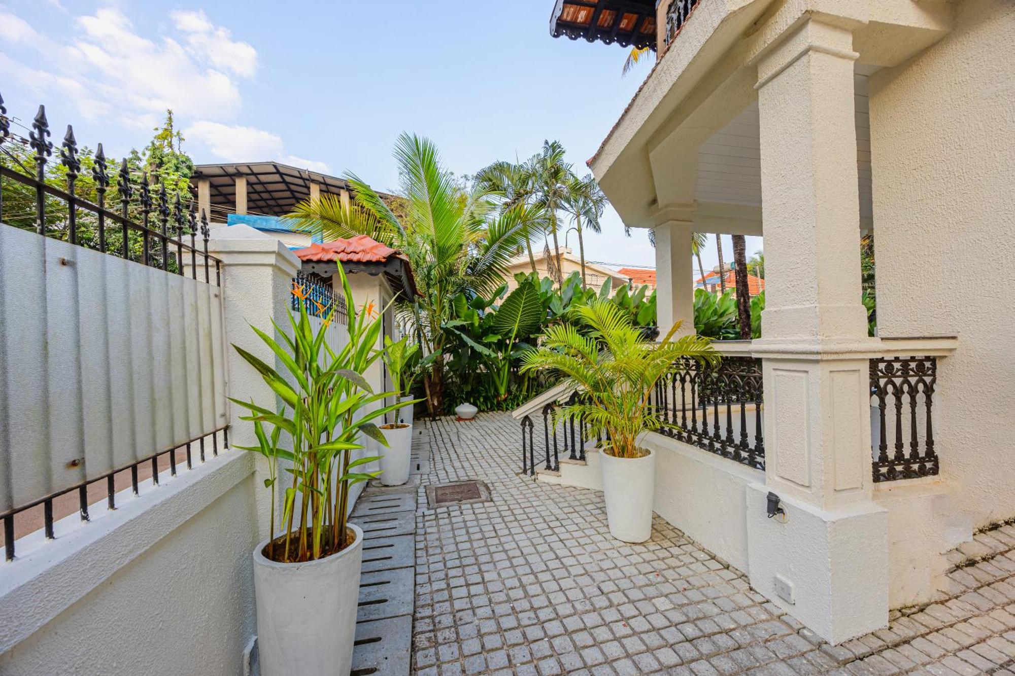 Elivaas 4 Bhk Villa Near Beach With Private Pool & Bar - Casa Boa Vida Candolim Buitenkant foto