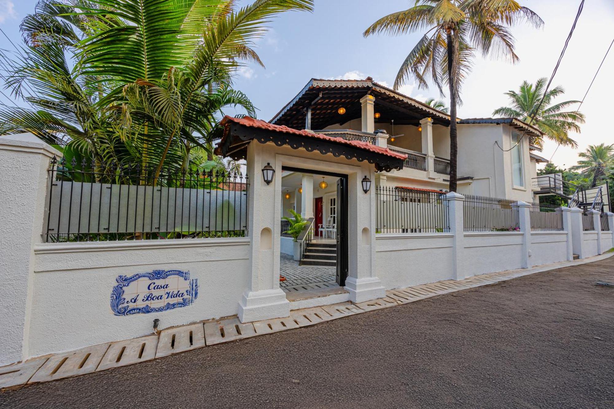 Elivaas 4 Bhk Villa Near Beach With Private Pool & Bar - Casa Boa Vida Candolim Buitenkant foto